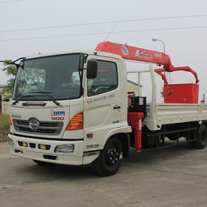 Xe tải Hino FG gắn cẩu Unic 3 tấn UR-V340